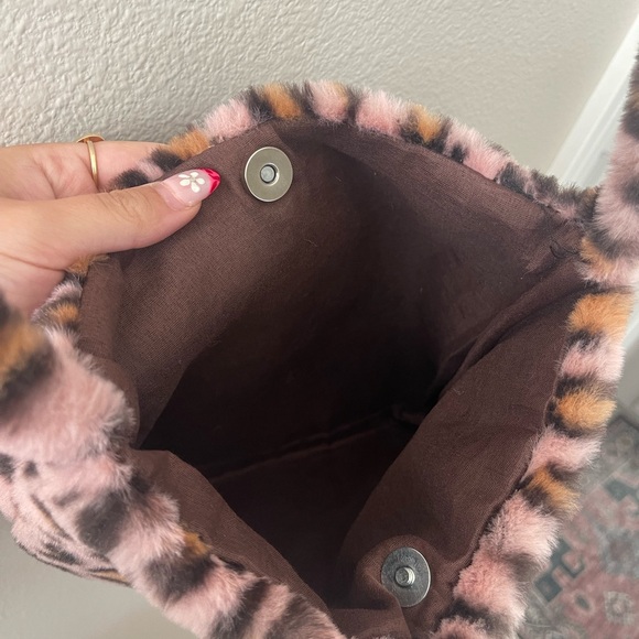 Y2K Pink Leopard Print Furry Mini Tote Bag - Picture 8 of 9